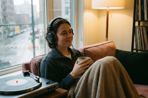 Лекарство в миноре: почему грустная музыка проектирует ваше ментальное здоровье, а не депрессию