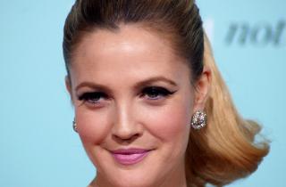 Дрю Бэрримор выдала главный секрет молодости: дело совсем не в кремах...