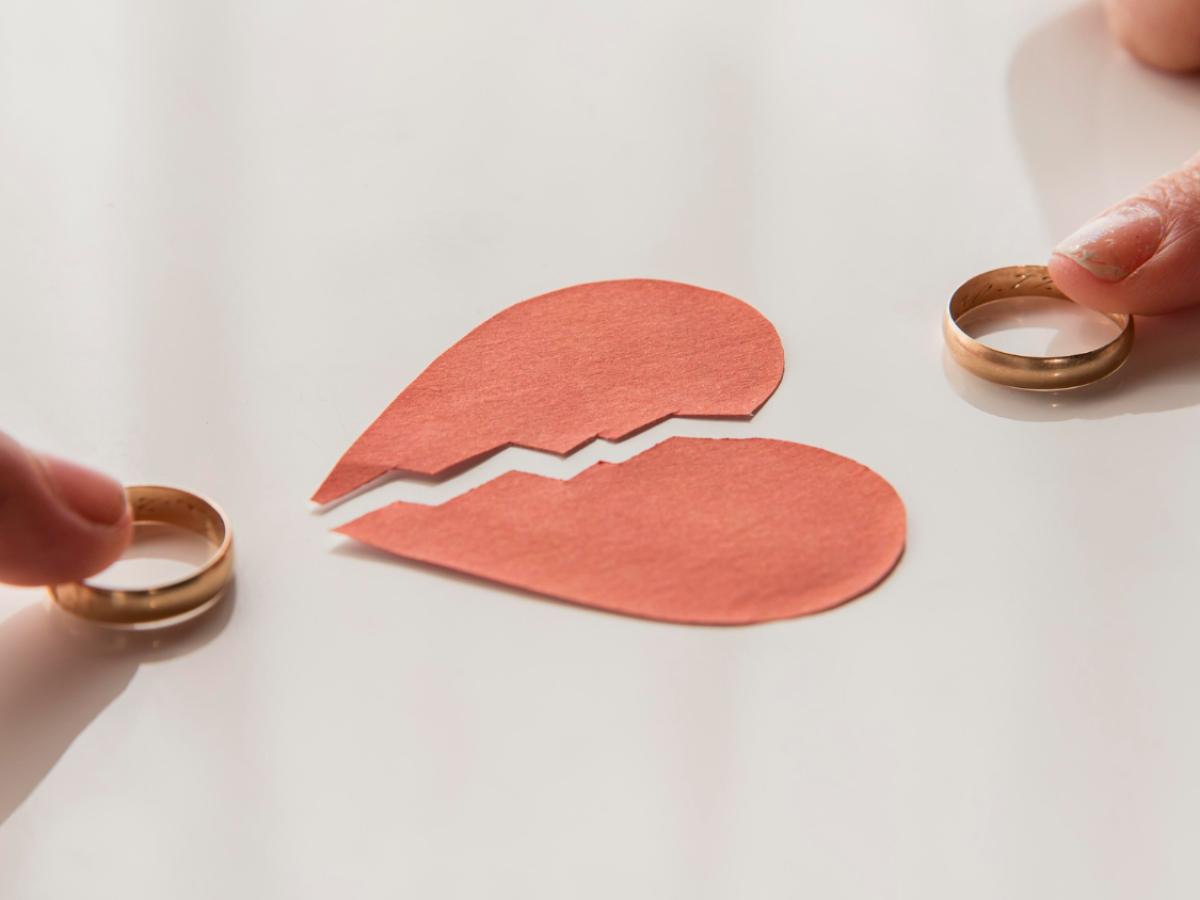 Слезь с дохлой лошади: 5 признаков, что ваш роман уже не реанимировать