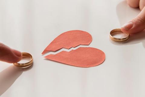 Слезь с дохлой лошади: 5 признаков, что ваш роман уже не реанимировать