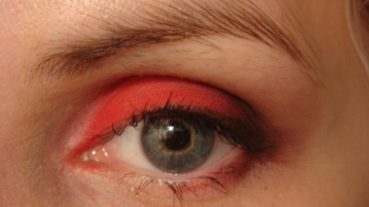 Красные тени