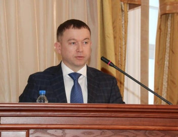 На двух стульях: в Новосибирске по обвинению в получении взятки задержан руководитель антикоррупционного управления