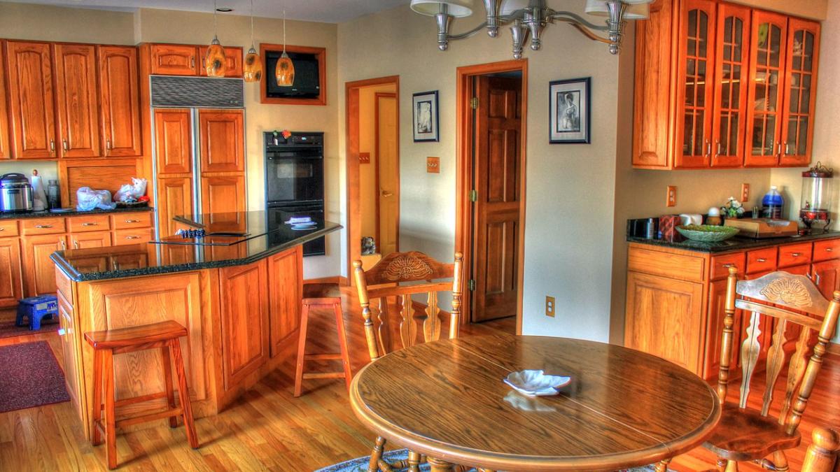 Интерьер кухни-столовой