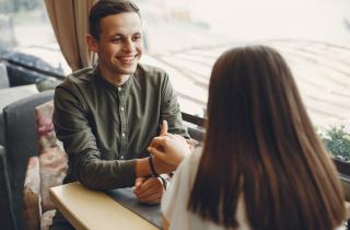 Симпатия к другому в отношениях: как не запутаться и сохранить доверие